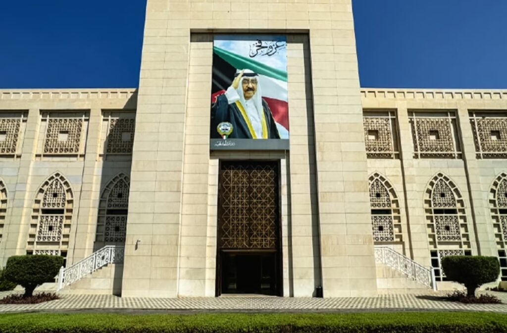 ‏الخارجية الكويتية: وفاة شخص وإصابة آخرين إثر العدوان الإيراني اليوم