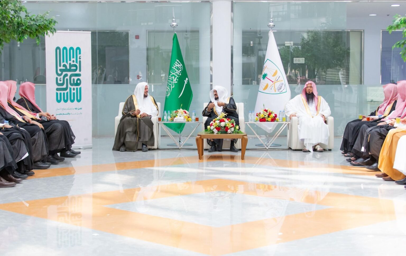 الأحيدب يشارك منسوبي ديوان المظالم الاحتفاء بعيد الأضحى المبارك