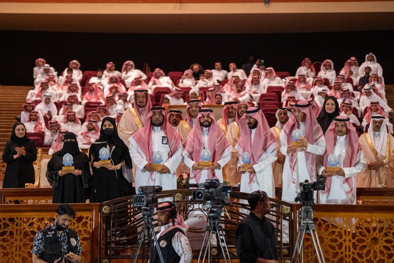 معهد العاصمة النموذجي يحتفي بخريجي الدفعة الـ"68" للعام الدراسي 1447هـ