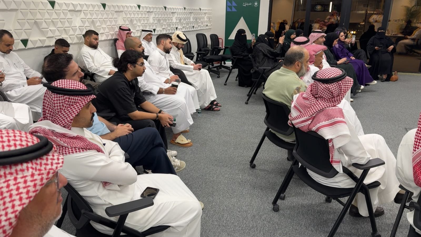 "ما وراء الخشبة".. ليلة مسرحية تختتم محطات "المصدر الثقافي" في الرياض
