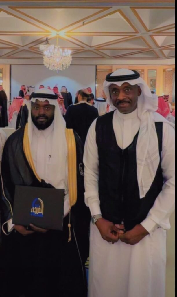 أسرة كنبيجه يحتفلون بتخرج المهندس باسل أسرة كنبيجه يحتفلون بتخرج المهندس باسل