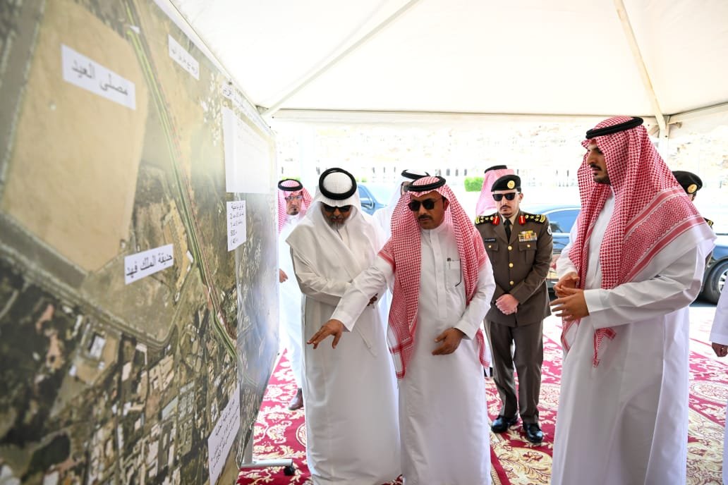 محافظ الطائف يتفقد مشروع المدخل الغربي ويطّلع على أعمال تطوير البنية التحتية