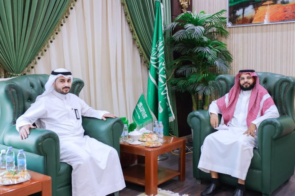 بيئة القنفذة تزور بلدية سبت الجارة لتعزيز التعاون المشترك
