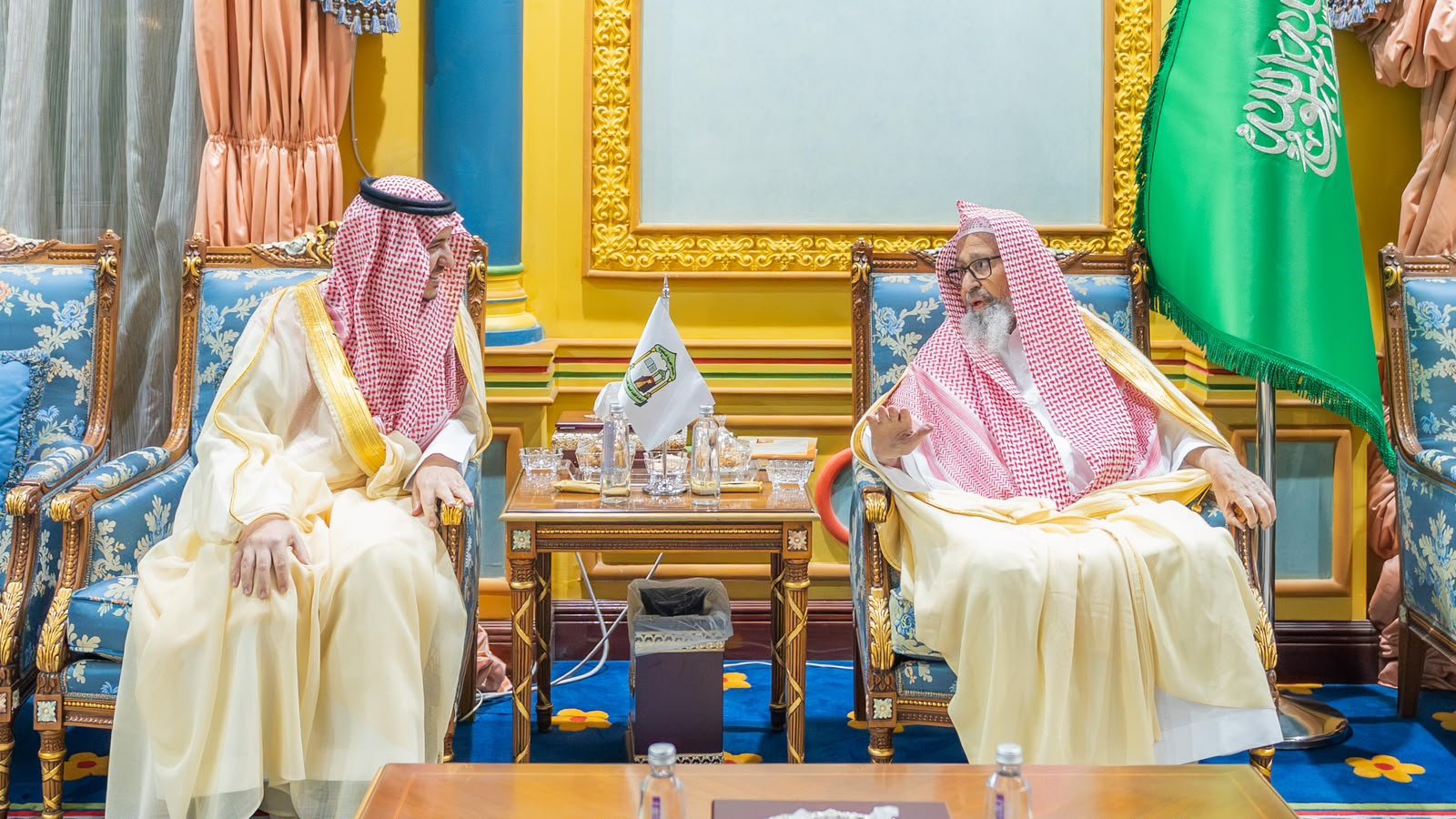 رئيس ديوان المظالم يزور سماحة مفتي عام المملكة