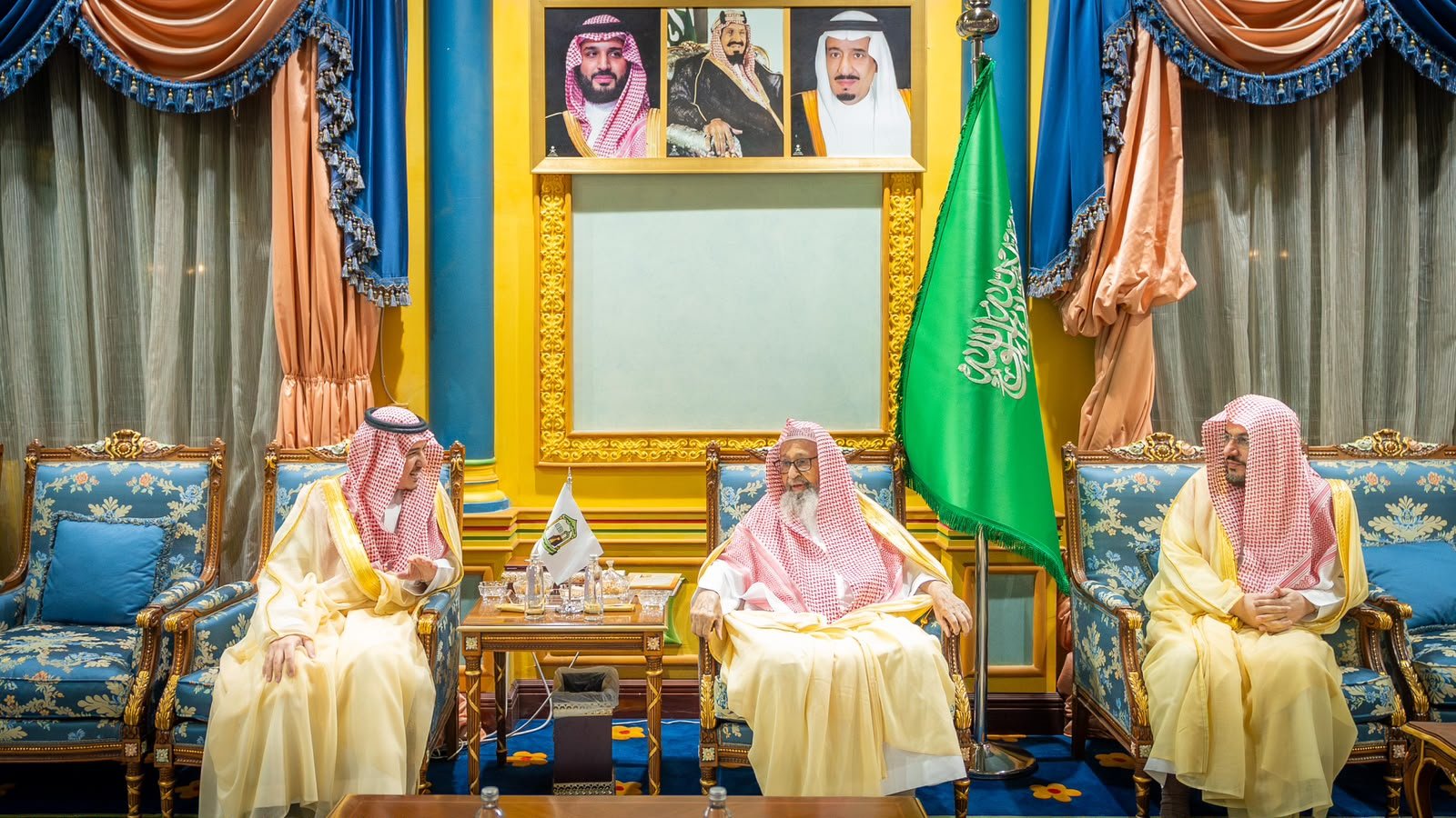 رئيس ديوان المظالم يزور سماحة مفتي عام المملكة