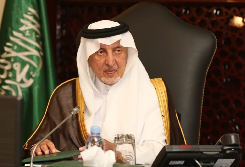 أمر ملكي بتمديد خدمة أمير مكة خالد الفيصل