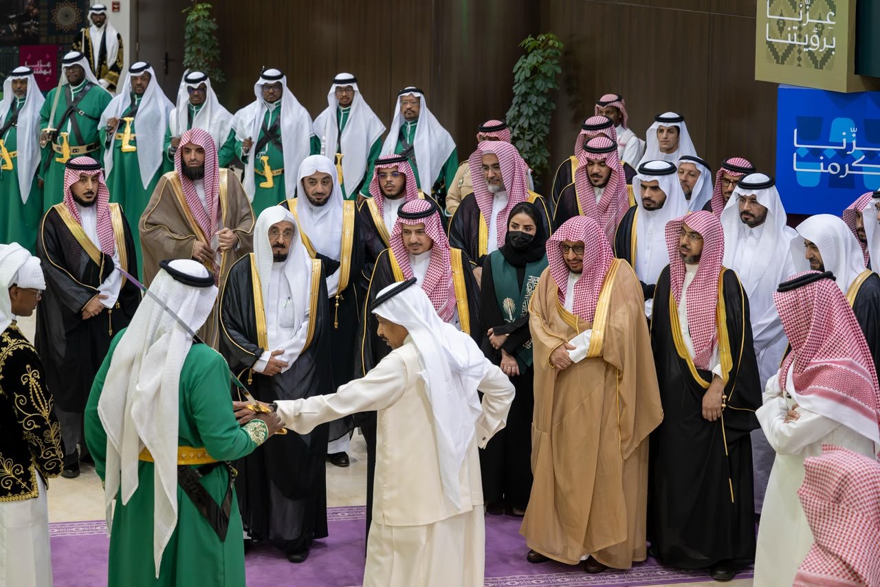 "الأحيدب" يشارك منسوبي ديوان المظالم احتفال اليوم الوطني السعودي
