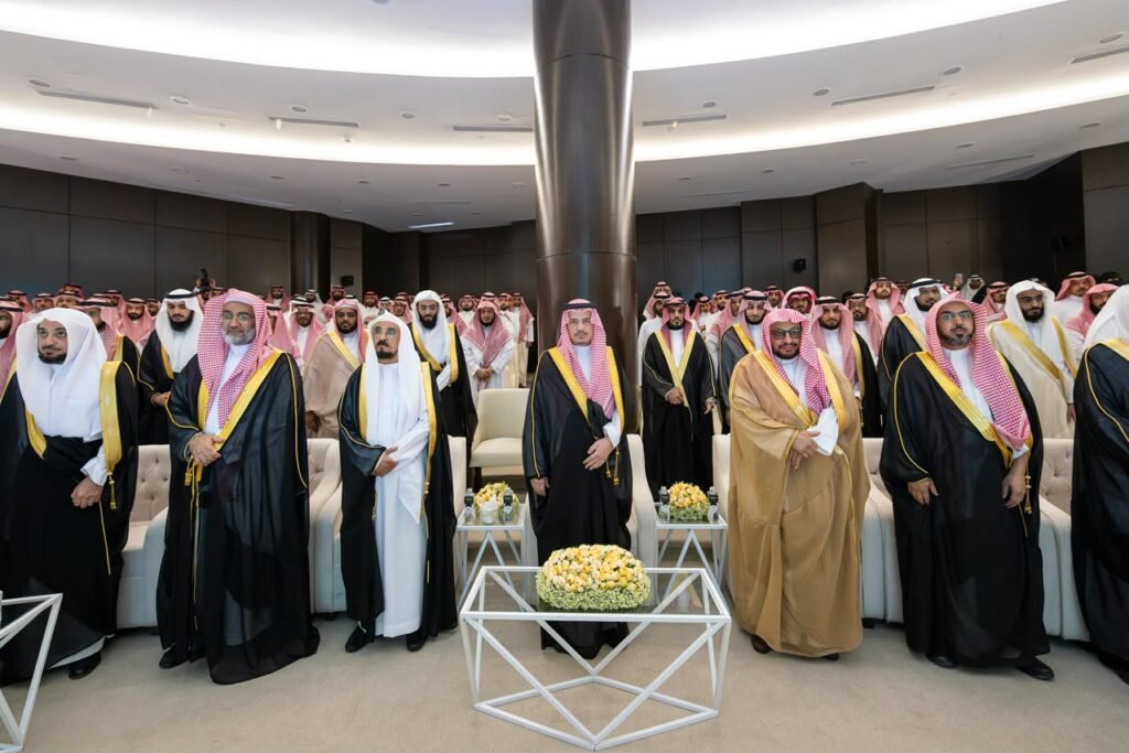 "الأحيدب" يشارك منسوبي ديوان المظالم احتفال اليوم الوطني السعودي