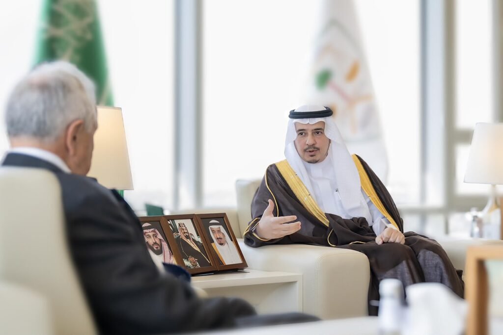 رئيس ديوان المظالم يستقبل كبير المستشارين القضائيين لدى حكومة المملكة المتحدة