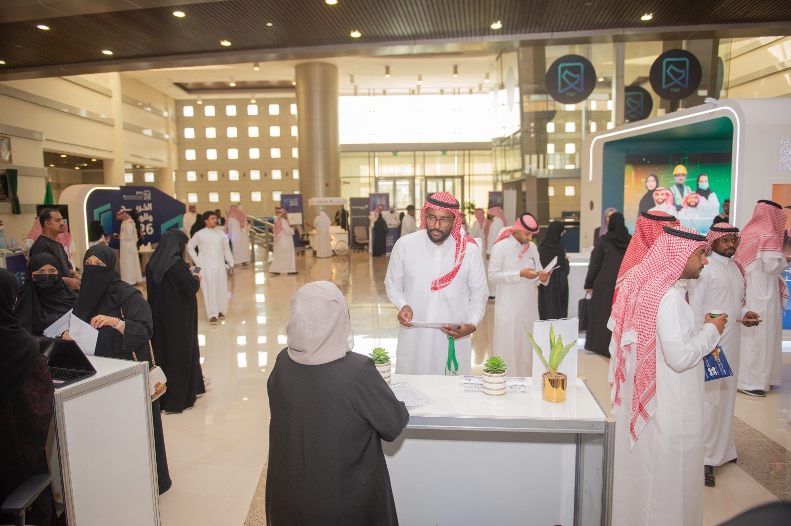 فرع معهد الإدارة العامة بمنطقة مكة المكرمة يقيم معرض الخريج والوظيفة 30 ويتيح أكثر من 370 فرصة وظيفية