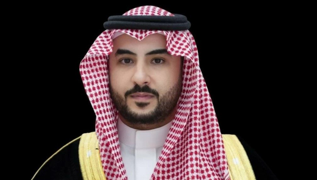 وزير الدفاع يبحث مع نظيره الماليزي التعاون الدفاعي وتطورات الأوضاع الإقليمية وزير الدفاع يبحث مع نظيره الماليزي التعاون الدفاعي وتطورات الأوضاع الإقليمية