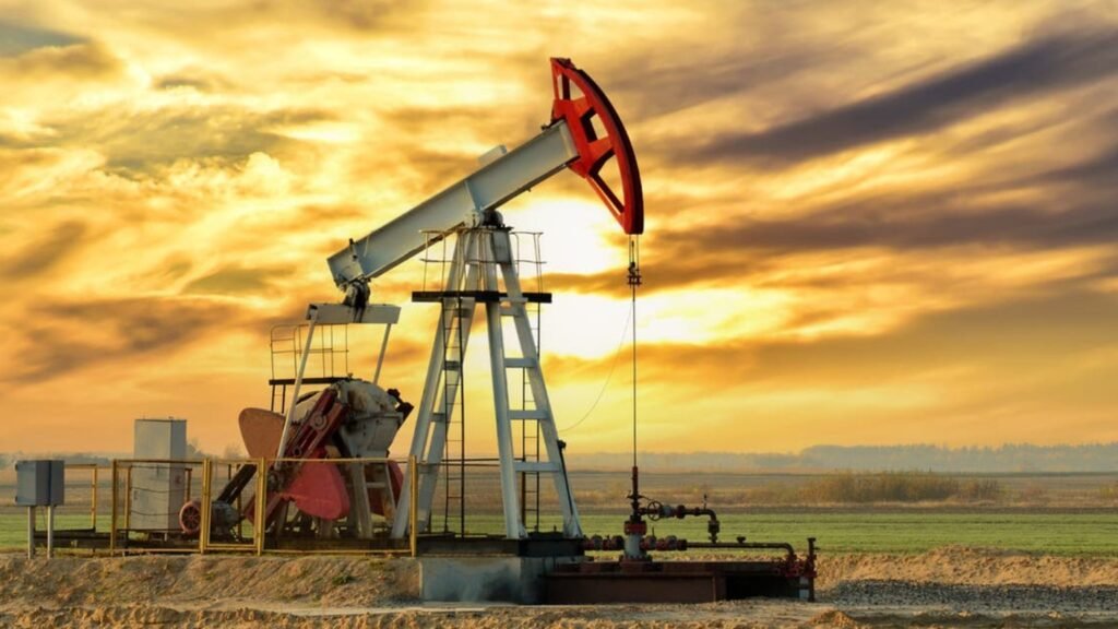 النفط يرتفع مع استمرار المخاوف إزاء إمدادات الشرق الأوسط
