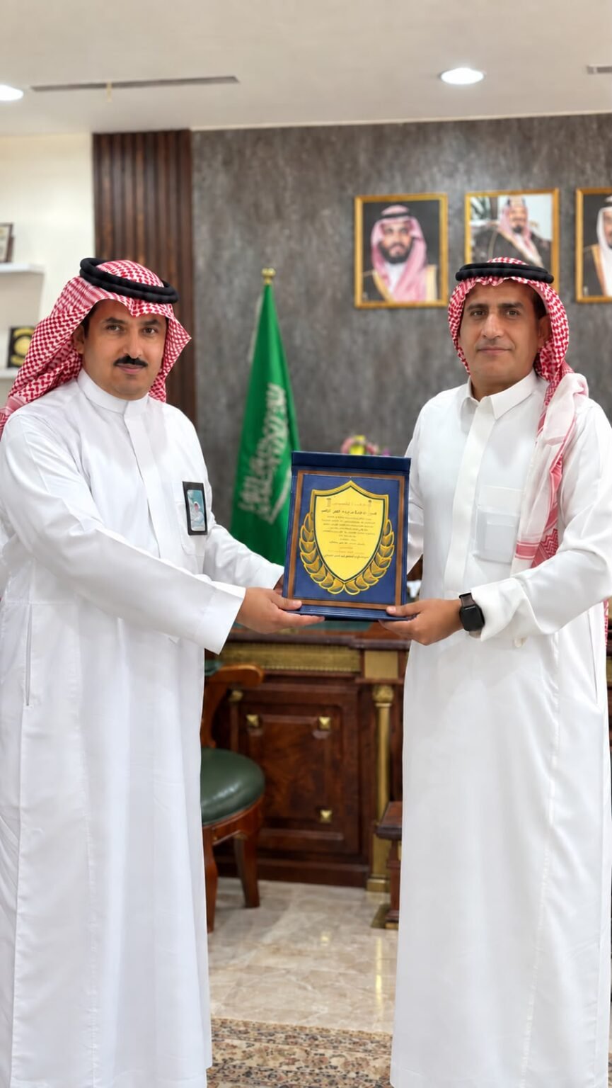 تقديرًا لدورها الإعلامي.. رئيس بلدية تربة يكرّم صحيفة «البوابة»