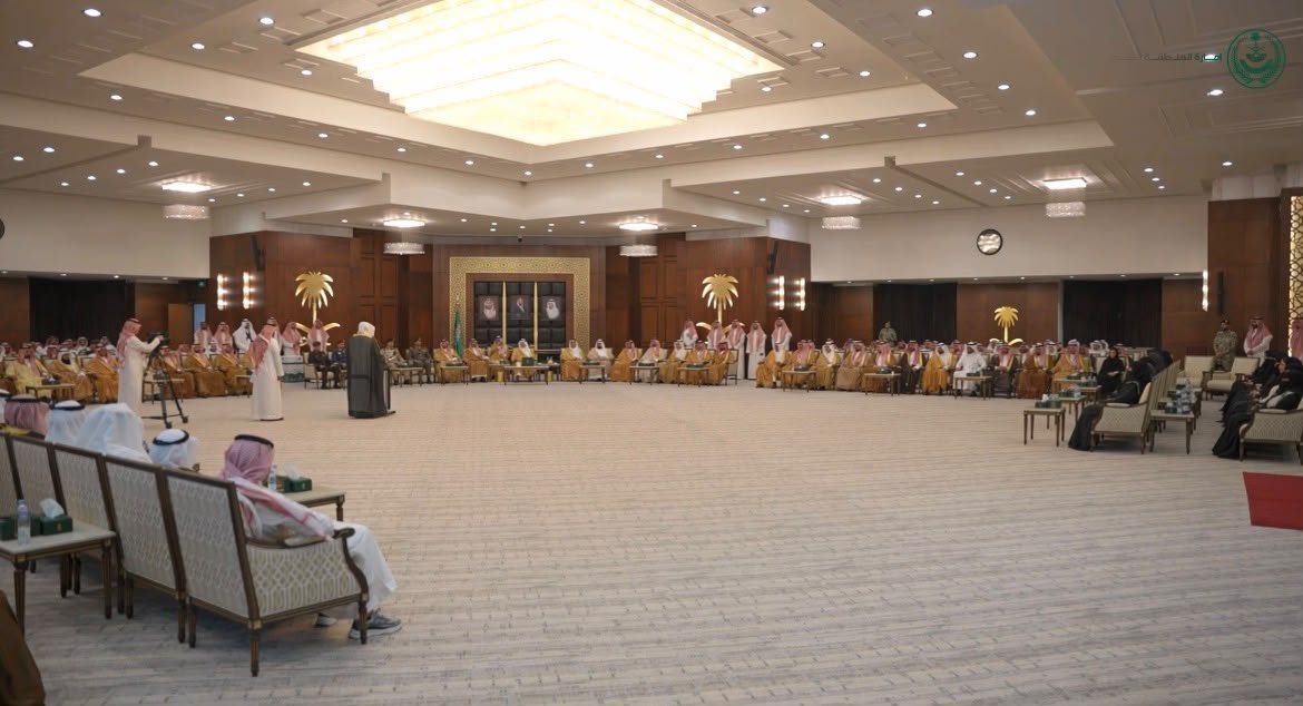 أمير المنطقة الشرقية يدشّن موسم التشجير الوطني 2026–2027 تحت شعار «جيل يغرس.. لوطن يزدهر»