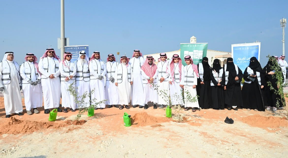 جمعية أصدقاء البيئة تشارك في موسم التشجير الوطني 2026 بزراعة 7 آلاف شتلة بميناء الملك عبدالعزيز