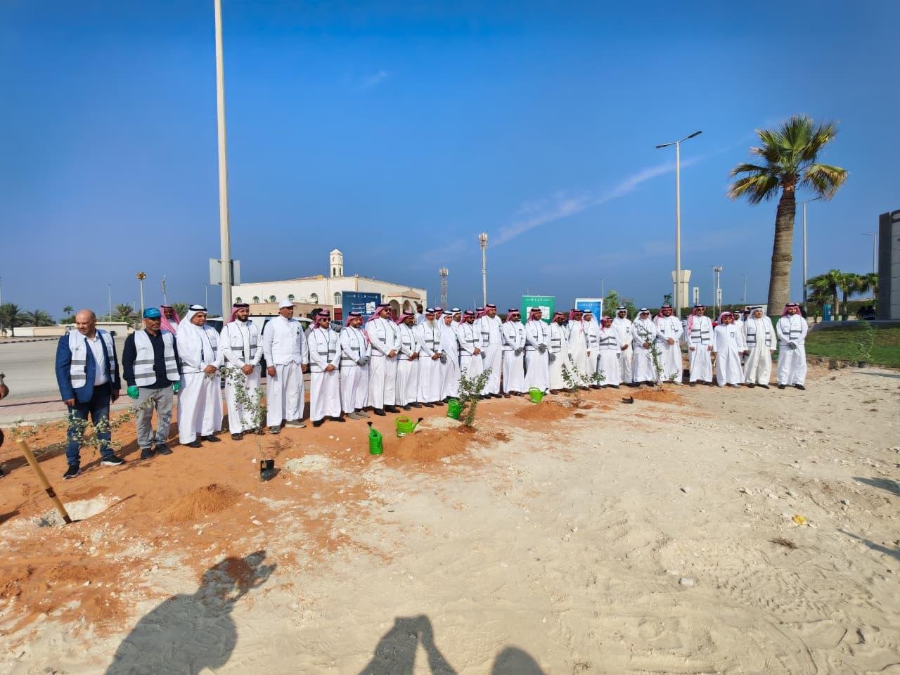 جمعية أصدقاء البيئة تشارك في موسم التشجير الوطني 2026 بزراعة 7 آلاف شتلة بميناء الملك عبدالعزيز