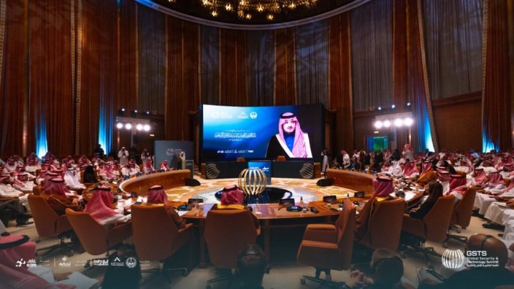 اللقاء التعريفي للقمة العالمية للأمن والتقنية يستعرض مستقبل الأمن والابتكار اللقاء التعريفي للقمة العالمية للأمن والتقنية يستعرض مستقبل الأمن والابتكار