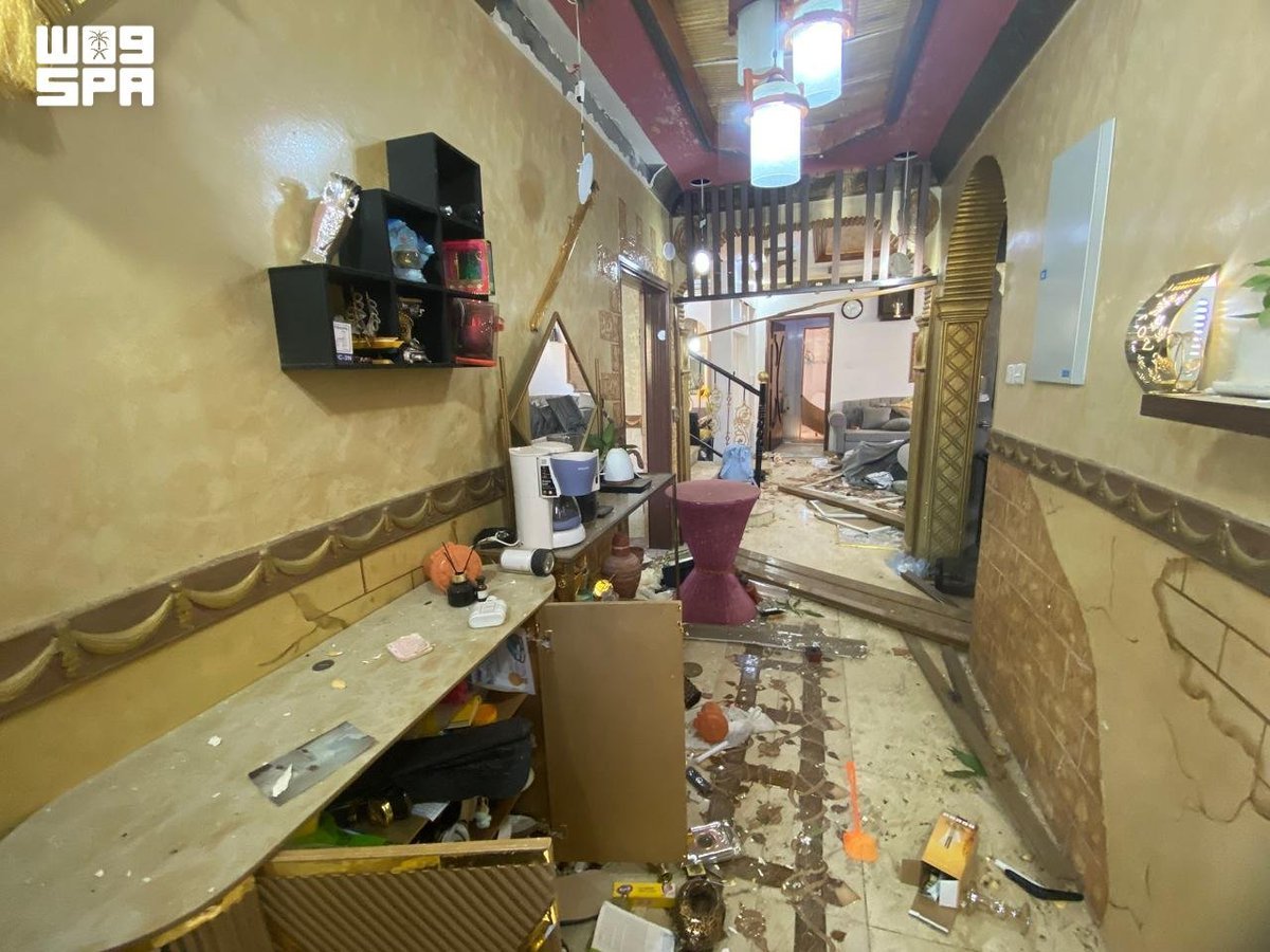 الدفاع المدني: سقوط مقذوف معادٍ في مدينة نجران نتج عنه إصابة 6 مواطنين وأضرار مادية في 3 منازل و3 مركبات