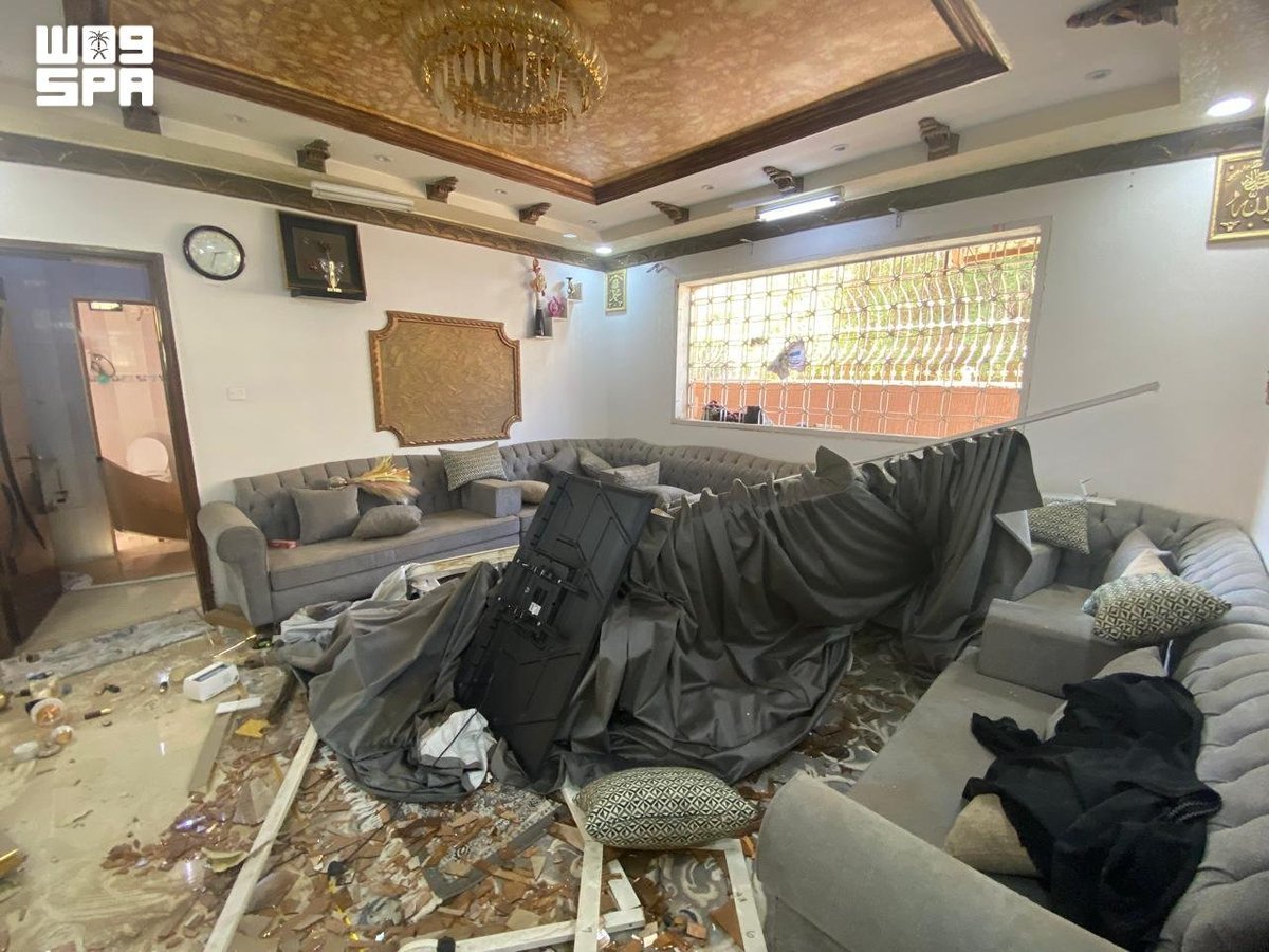 الدفاع المدني: سقوط مقذوف معادٍ في مدينة نجران نتج عنه إصابة 6 مواطنين وأضرار مادية في 3 منازل و3 مركبات